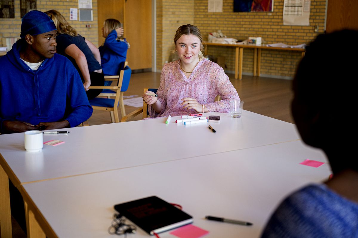 Who can apply for DUF's International Pool?